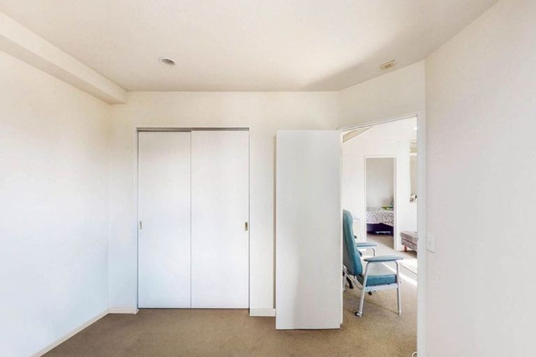 Photo of property in Courtenay Apartments, 509/120 Courtenay Place, Te Aro, Wellington, 6011