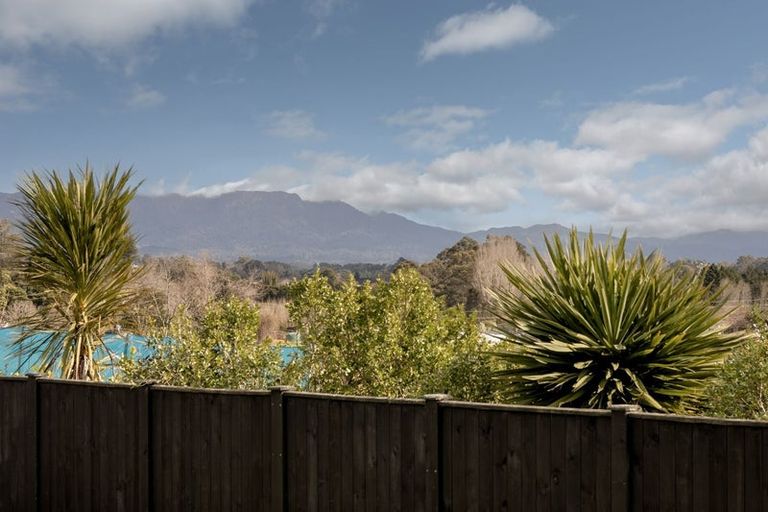 Photo of property in 22 Kahawai Place, Omokoroa, 3114