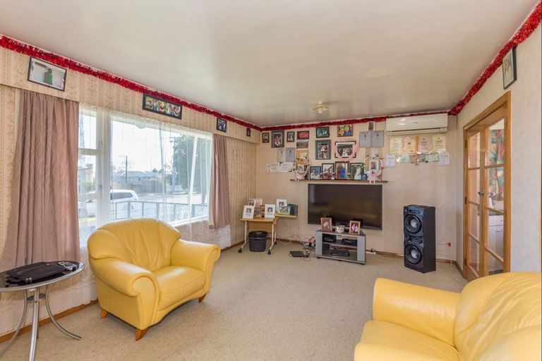 Photo of property in 12 Mersey Street, Levin, 5510