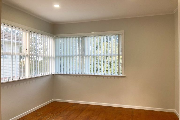 Photo of property in 80 Stottholm Road, Titirangi, Auckland, 0604