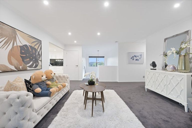 Photo of property in 12 San Casello Rise, Henderson, Auckland, 0612