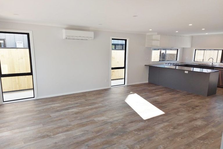 Photo of property in 10 Raeble Walkington Lane, Wallaceville, Upper Hutt, 5018