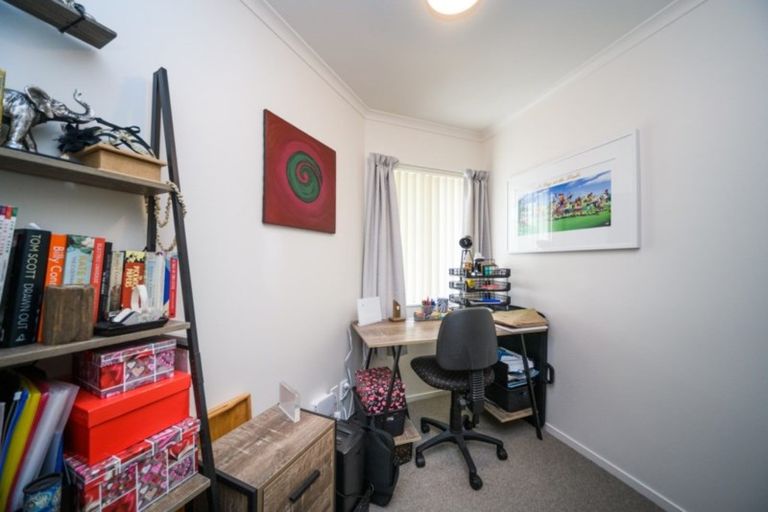 Photo of property in 63 Pacific Drive, Fitzherbert, Palmerston North, 4410