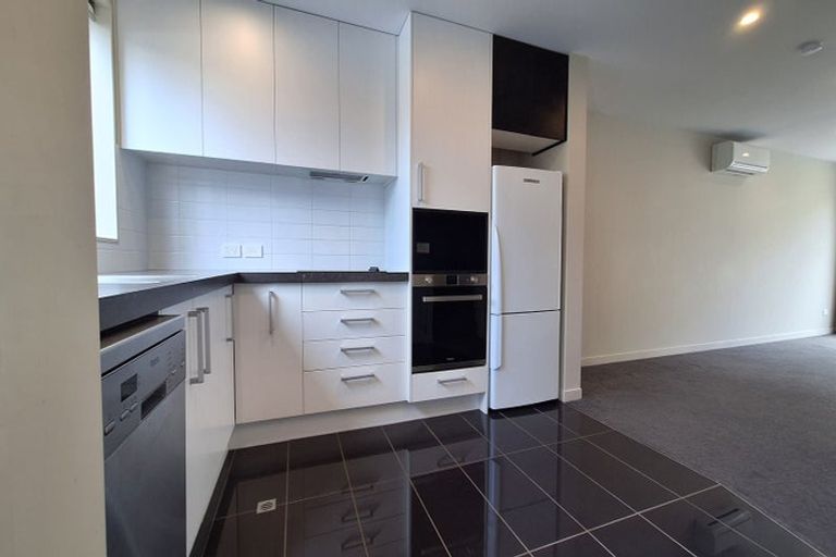 Photo of property in 9/2 Stone Street, Miramar, Wellington, 6022