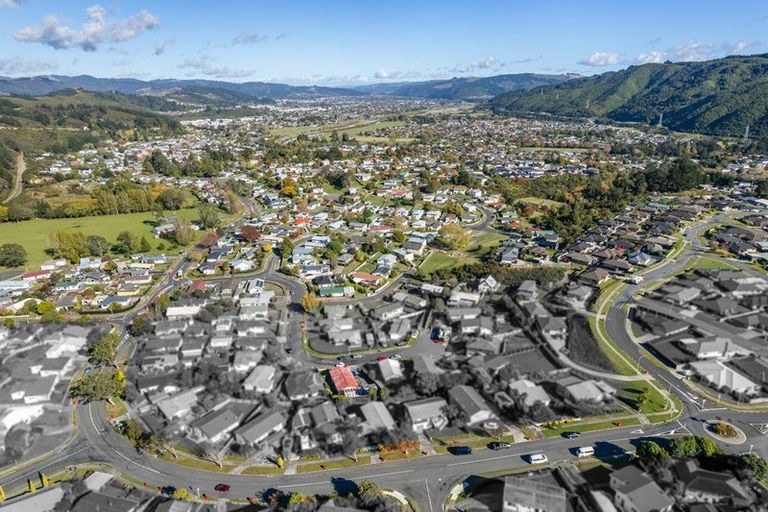 Photo of property in 20 Blueberry Grove, Timberlea, Upper Hutt, 5018