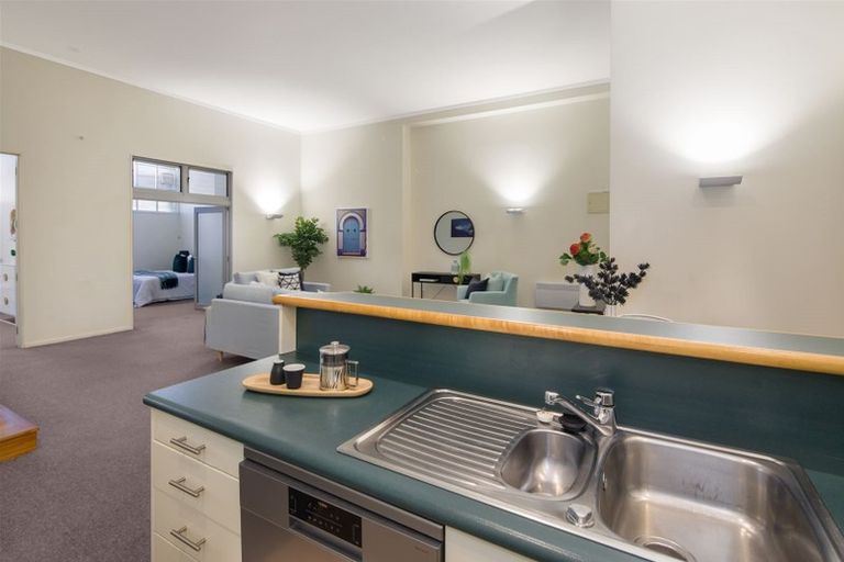 Photo of property in Tennyson Apartments, 18/25 Tennyson Street, Te Aro, Wellington, 6011