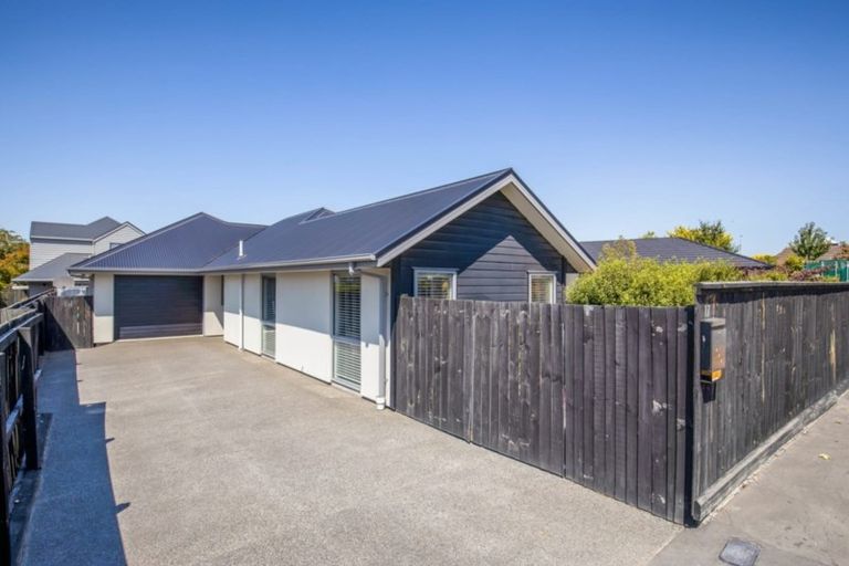 Photo of property in 17 Wairakei Road, Strowan, Christchurch, 8052