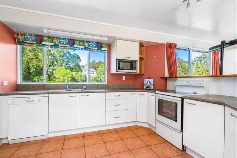 Photo of property in 117 Oakura Road, Oakura, Hikurangi, 0184