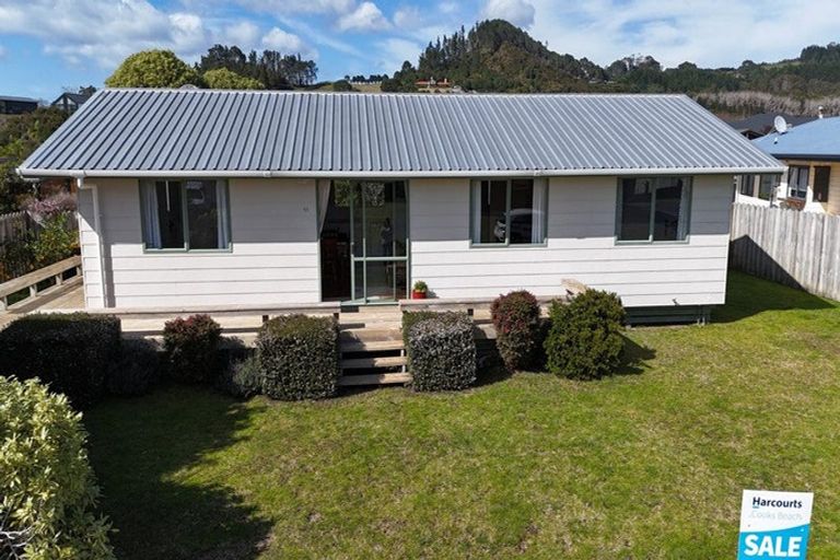 Photo of property in 11 Hawk Hill Crescent, Cooks Beach, Whitianga, 3591