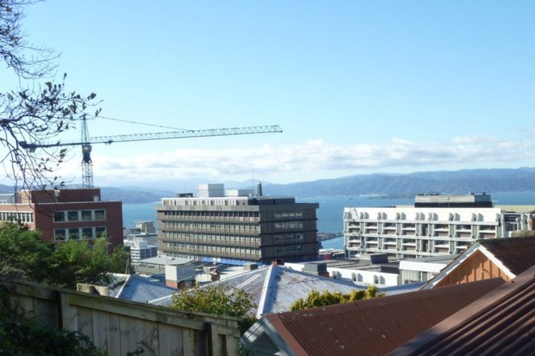 Photo of property in 76a Kelburn Parade, Kelburn, Wellington, 6012