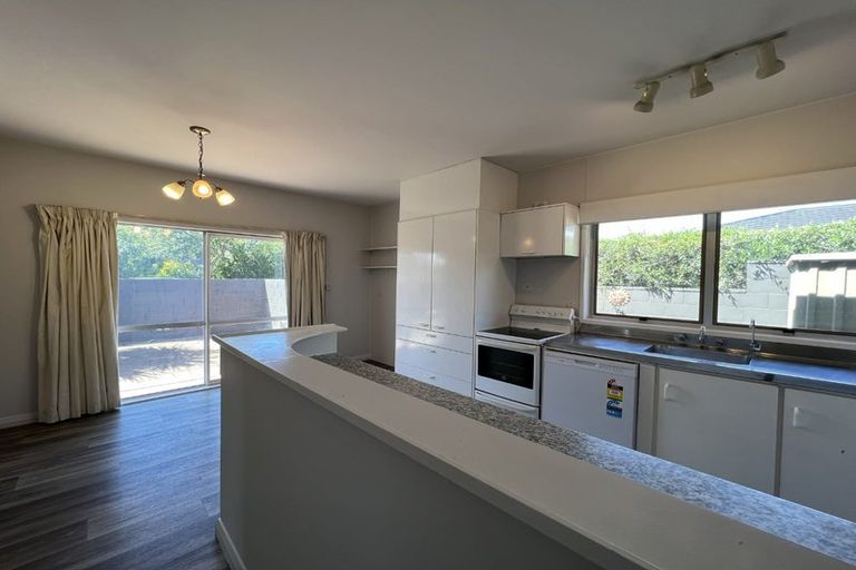 Photo of property in 1/39 Searells Road, Strowan, Christchurch, 8052