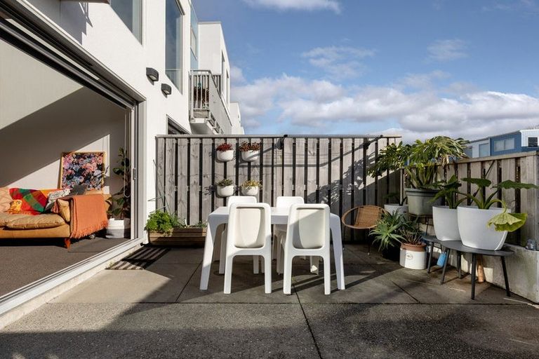 Photo of property in 31 Reynolds Place, Papamoa Beach, Papamoa, 3118