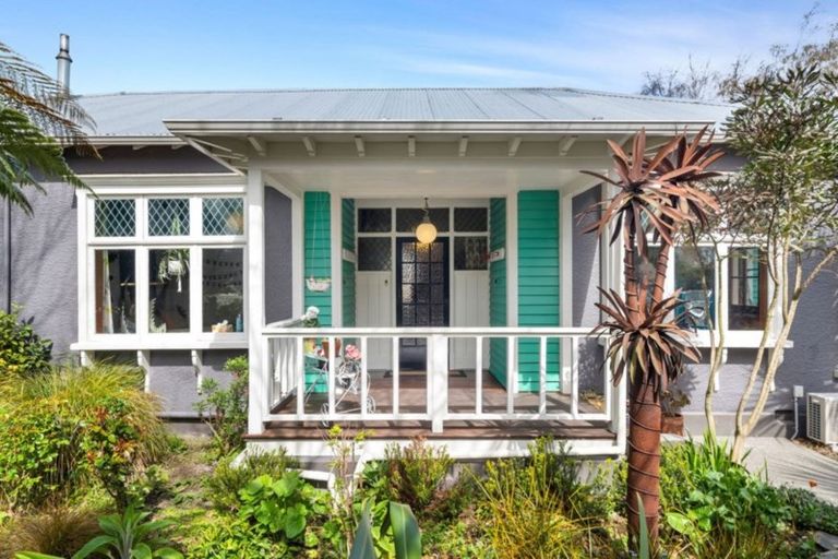 Photo of property in 216 Geraldine Street, Edgeware, Christchurch, 8013