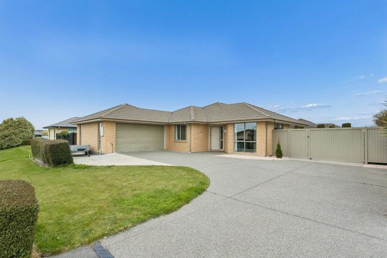 Photo of property in 17 Acacia Avenue, Rangiora, 7400