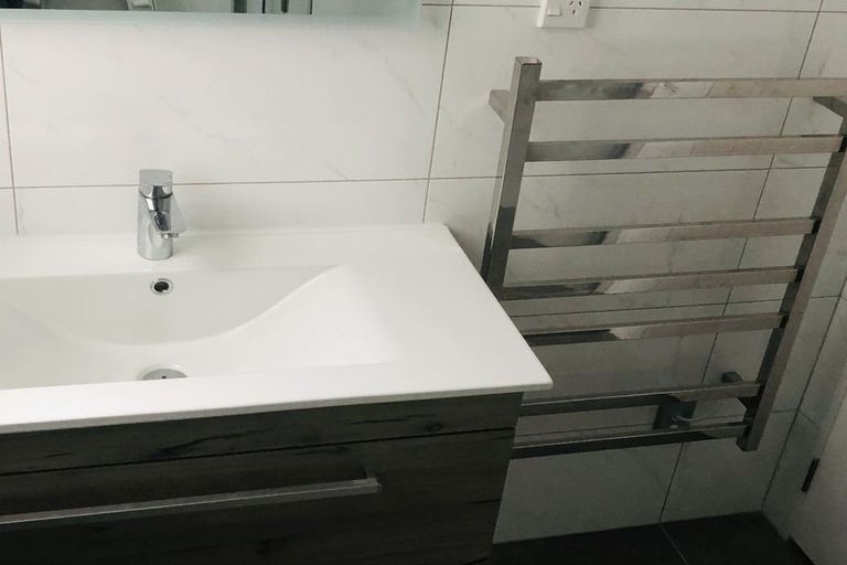 Photo of property in 208 Wainui Road, Silverdale, 0932