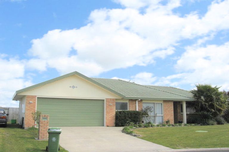 Photo of property in 17 Thoroughbred Place, Papamoa Beach, Papamoa, 3118