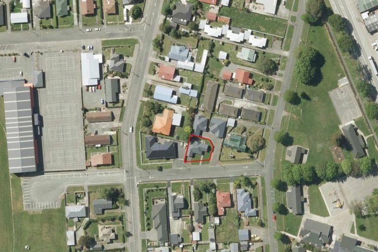 Photo of property in 12 Essex Street, Winton, 9720