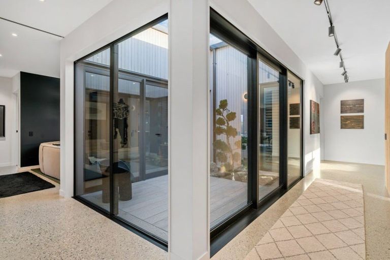 Photo of property in 11 Sapphire Spring Rise, Wanaka, 9305