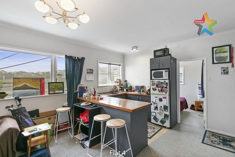 Photo of property in 58 Fairlie Terrace, Kelburn, Wellington, 6021