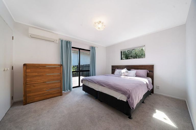 Photo of property in 1/76 Chilcott Road, Henderson, Auckland, 0612