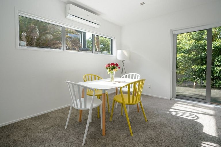 Photo of property in 1/11 Garmons Way, Castor Bay, Auckland, 0620
