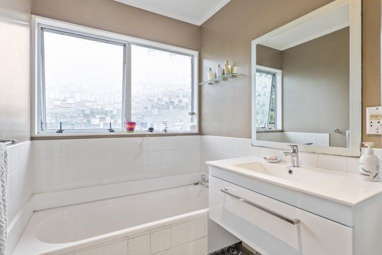 Photo of property in 33 Lantana Avenue, Bell Block, New Plymouth, 4312