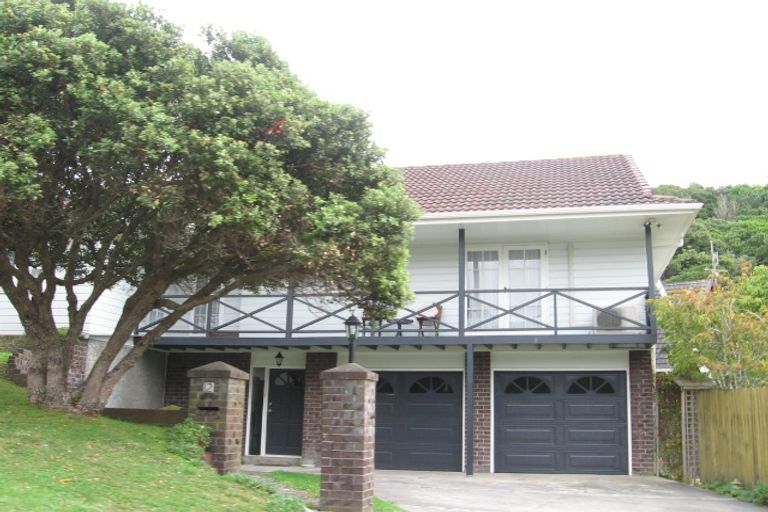 Photo of property in 12 Newnham Court, Tawa, Wellington, 5028
