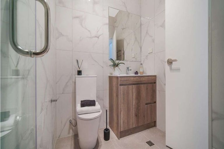 Photo of property in 22b Crestview Rise, Papakura, 2110