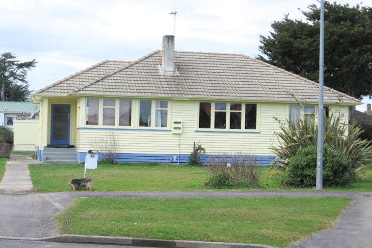 Photo of property in 24 Douglas Crescent, Fairfield, Hamilton, 3214