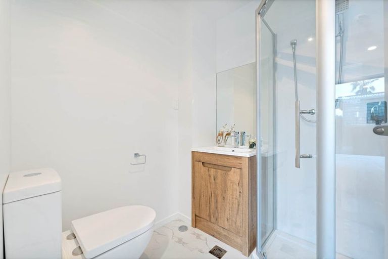 Photo of property in 4/11 Hereford Street, Te Atatu Peninsula, Auckland, 0610