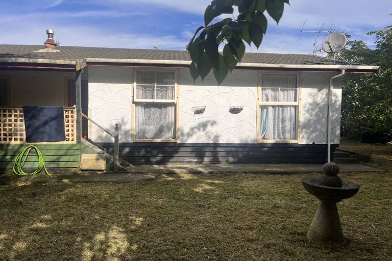 Photo of property in 64 Freemans Road, Otaki, 5512