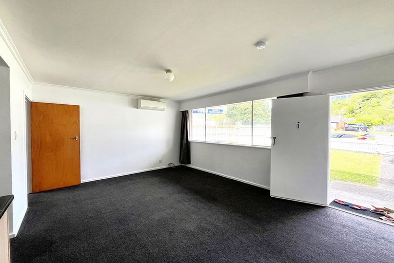 Photo of property in 1/246 Main Road, Tawa, Wellington, 5028