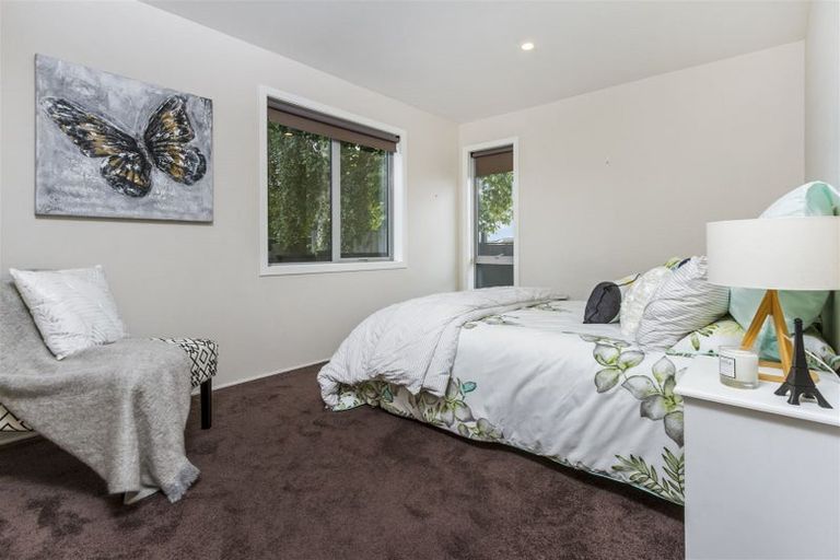 Photo of property in 208 Beach Haven Road, Beach Haven, Auckland, 0626