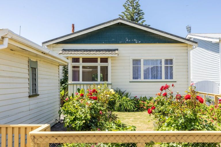 Photo of property in 135 Vigor Brown Street, Napier South, Napier, 4110
