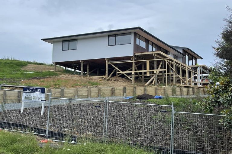 Photo of property in 77 Stratford Drive, Cable Bay, 0420