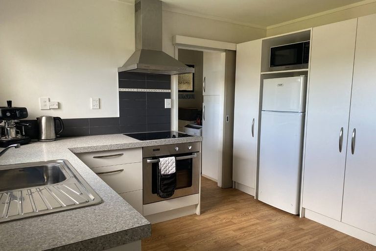 Photo of property in 31 Jellicoe Road, Murrays Bay, Auckland, 0630