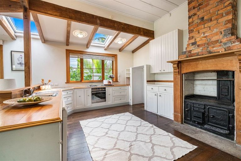 Photo of property in 3 Turnbull Road, Narrow Neck, Auckland, 0624