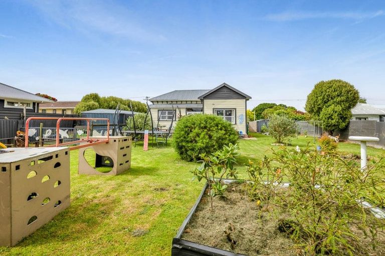 Photo of property in 77 Ngatai Street, Manaia, 4612