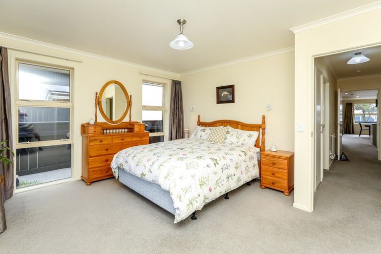 Photo of property in 12 Ropiha Street, Fitzroy, New Plymouth, 4312