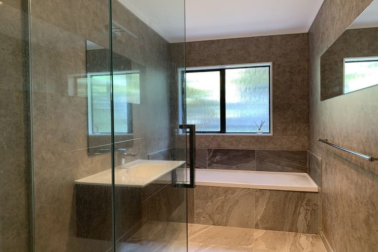 Photo of property in 20 Tatyana Place, Massey, Auckland, 0614