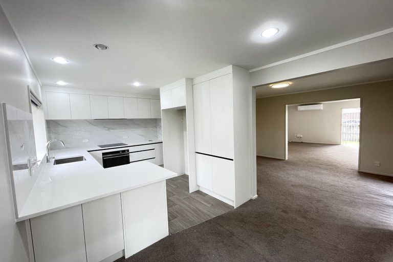 Photo of property in 2/34 Simmental Crescent, Somerville, Auckland, 2014