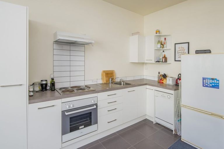 Photo of property in Endeavour Apartments, 20/125 Thorndon Quay, Pipitea, Wellington, 6011