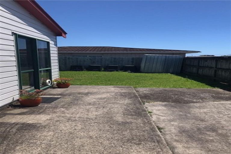 Photo of property in 12a Karamu Street, Strandon, New Plymouth, 4312