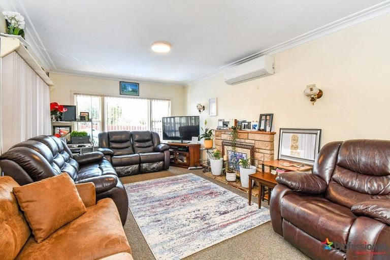 Photo of property in 11 Staines Avenue, Mangere East, Auckland, 2024