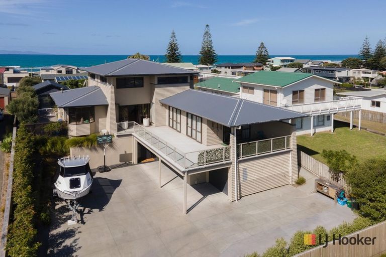 Photo of property in 55 Seaforth Road, Waihi Beach, 3611