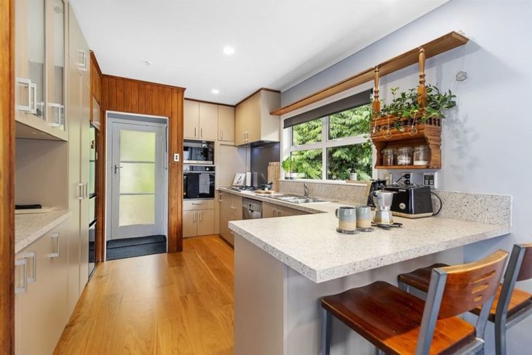 Photo of property in 22 Batchelor Street, Newlands, Wellington, 6037