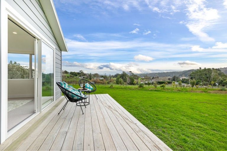 Photo of property in 4 Henley Road, Kaukapakapa, 0871