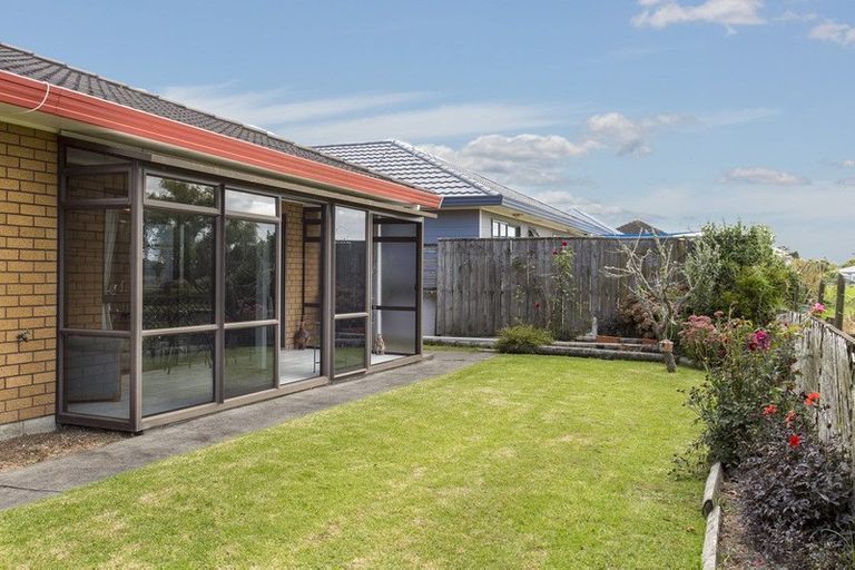 Photo of property in 11 Pengelly Place, Parakai, 0830