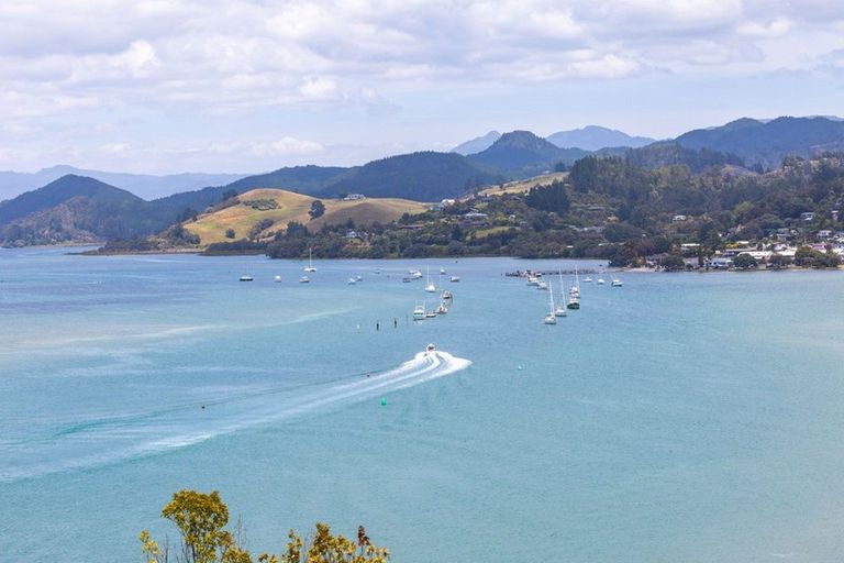 Photo of property in 160 Paku Drive, Tairua, 3508