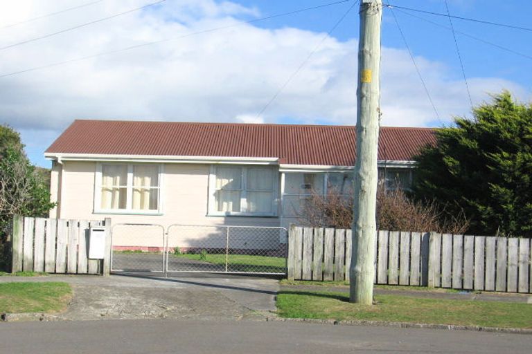Photo of property in 12 Rakihau Place, Titahi Bay, Porirua, 5022